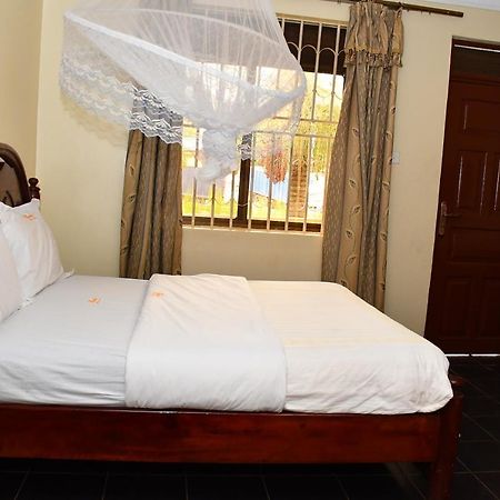 Florida Hotel Zaana Kampala Zewnętrze zdjęcie