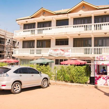 Florida Hotel Zaana Kampala Zewnętrze zdjęcie
