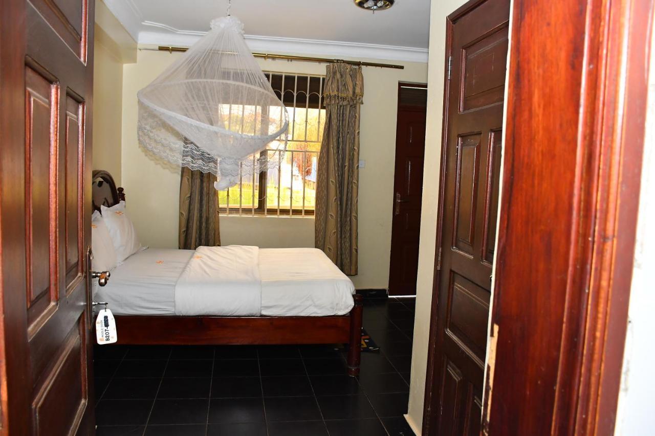 Florida Hotel Zaana Kampala Zewnętrze zdjęcie