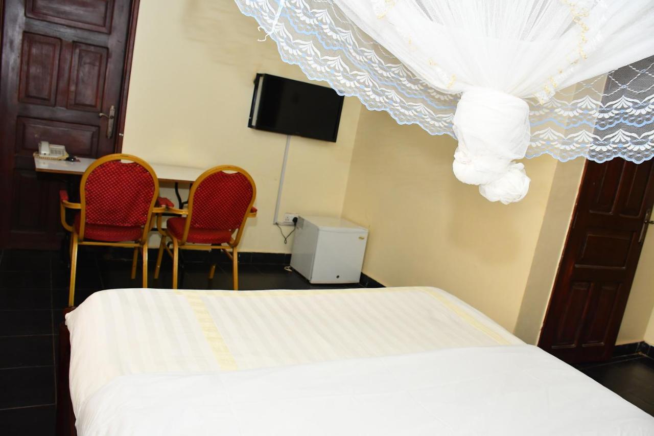 Florida Hotel Zaana Kampala Zewnętrze zdjęcie
