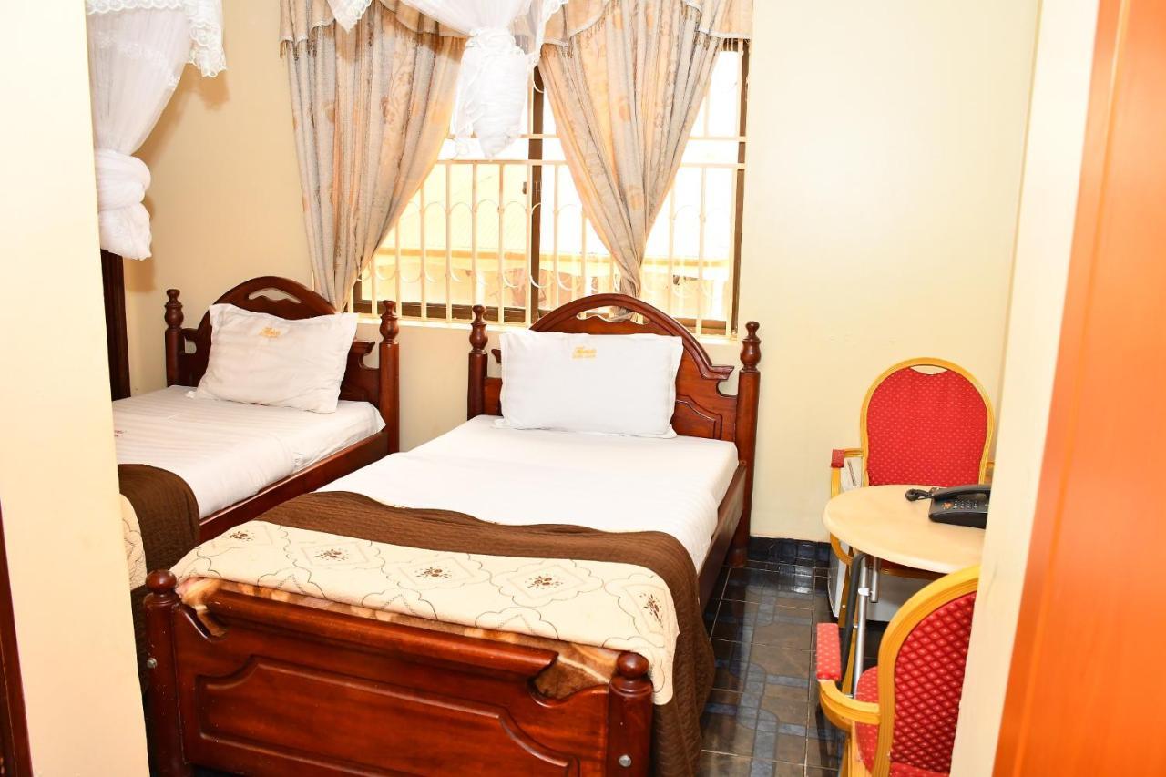Florida Hotel Zaana Kampala Zewnętrze zdjęcie