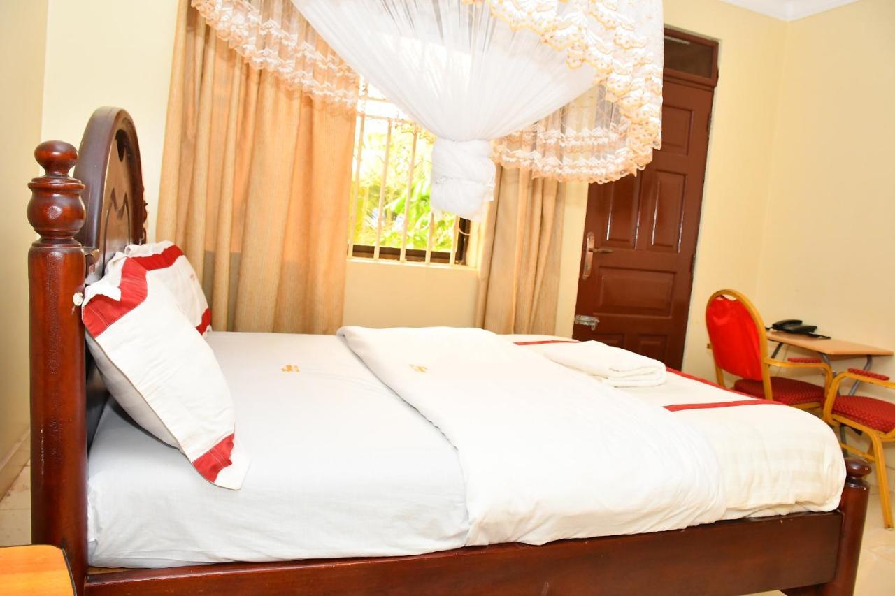 Florida Hotel Zaana Kampala Zewnętrze zdjęcie