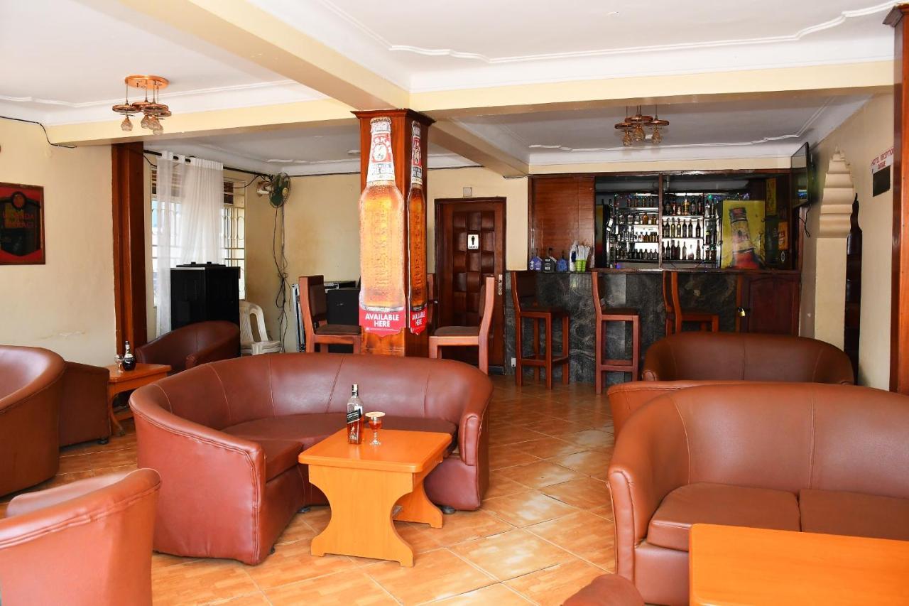 Florida Hotel Zaana Kampala Zewnętrze zdjęcie