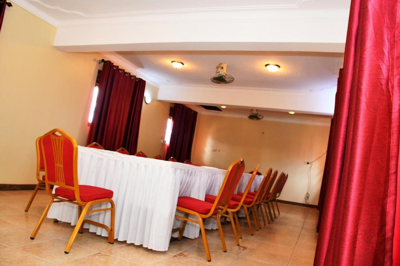 Florida Hotel Zaana Kampala Zewnętrze zdjęcie