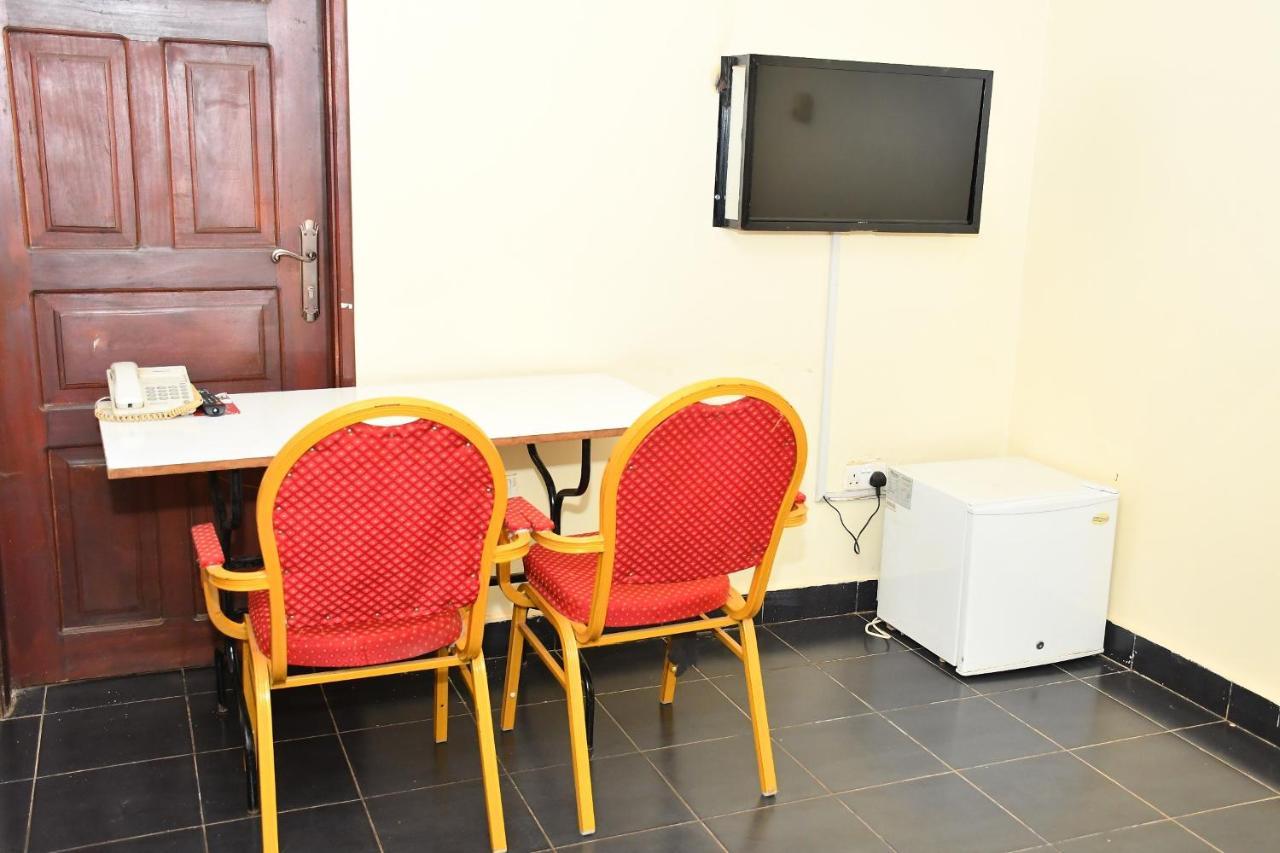 Florida Hotel Zaana Kampala Zewnętrze zdjęcie