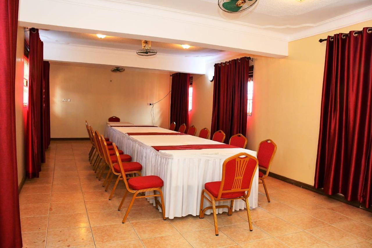 Florida Hotel Zaana Kampala Zewnętrze zdjęcie