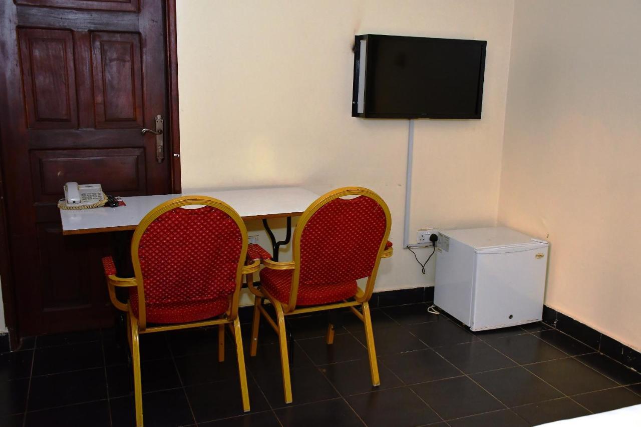 Florida Hotel Zaana Kampala Zewnętrze zdjęcie