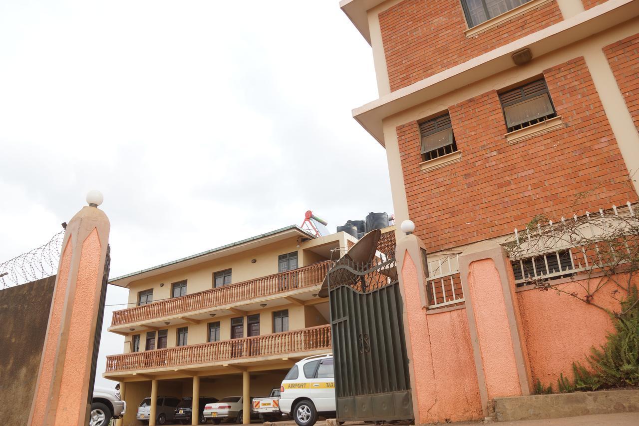 Florida Hotel Zaana Kampala Zewnętrze zdjęcie