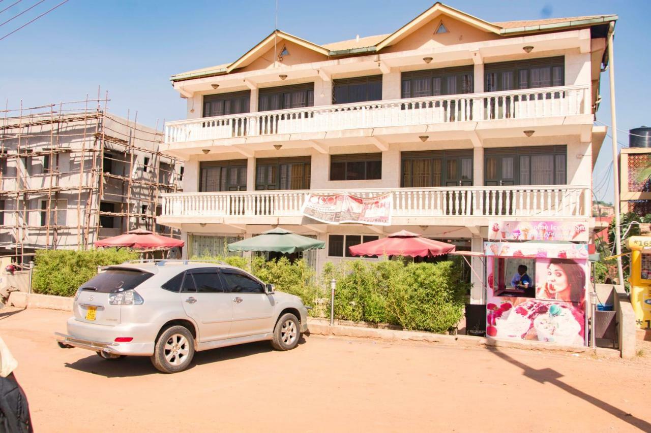 Florida Hotel Zaana Kampala Zewnętrze zdjęcie