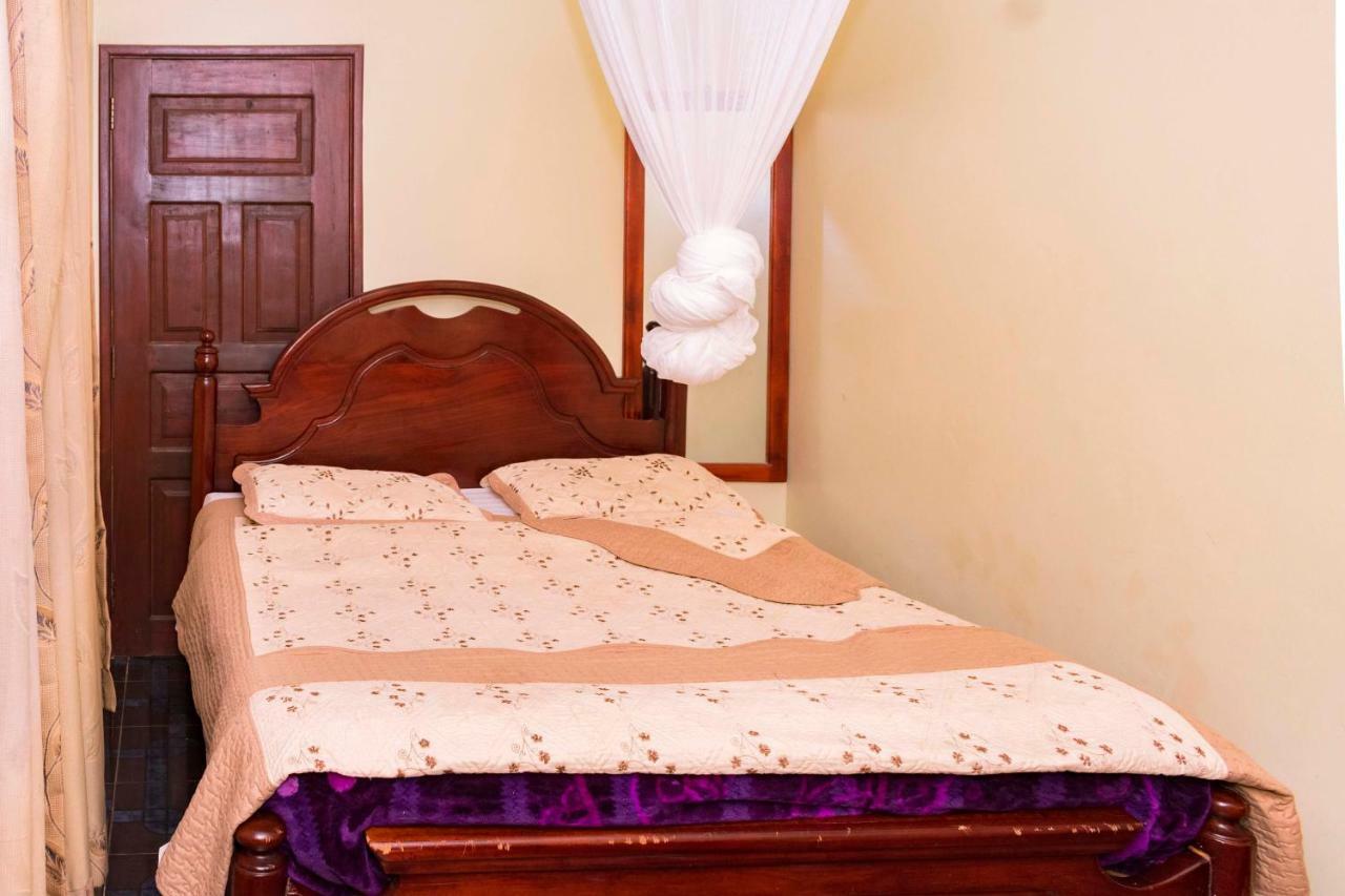 Florida Hotel Zaana Kampala Zewnętrze zdjęcie